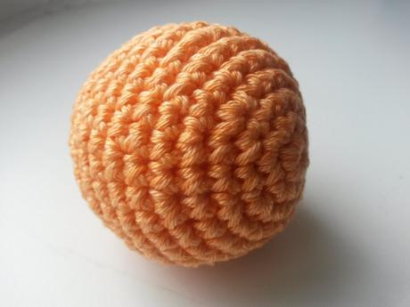 Háčkovaný míček 6,5 cm,