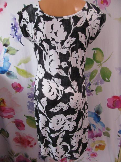 Dámské společenské i letní elastické šaty, 40