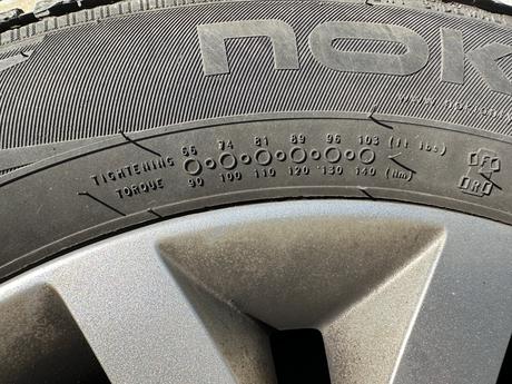 Zimní kola nokian - disky a pneu, 4 ks 185/65 r15, 