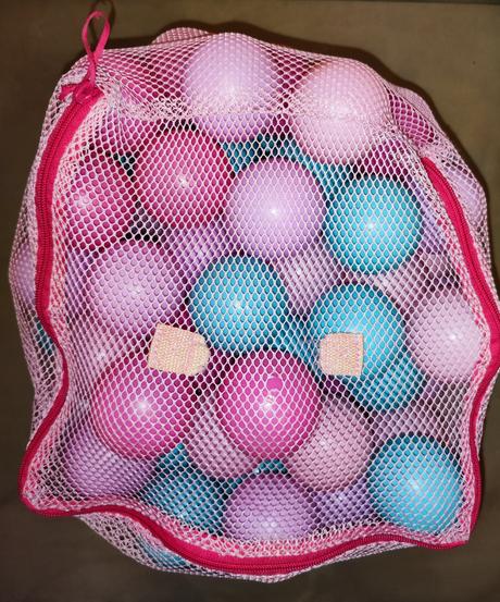 80 ks plastových míčků, 