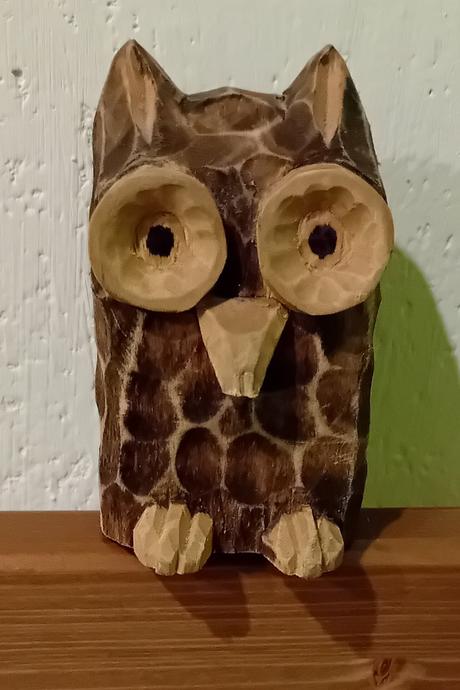 Dřevěná vyřezávaná sovička,