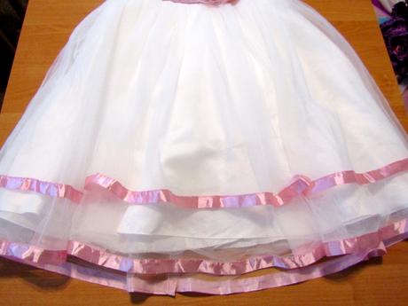 Krásné slavnostní šatičky vel 140-146, 140