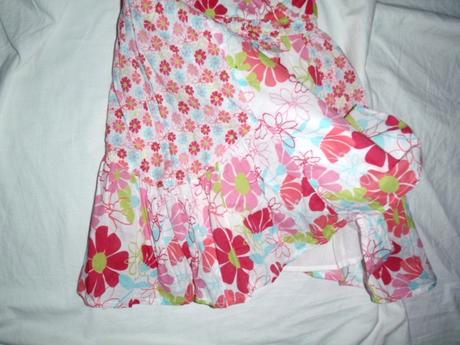 Nádherné květované šaty - bohatá sukýnka, girl2girl,98