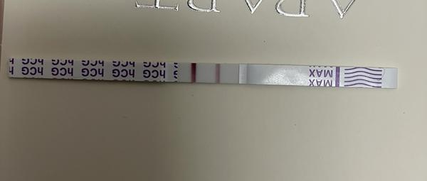 Časté pozitivní těhotenské testy a bolesti břicha. Co dělat?