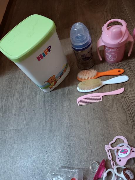 Lahvičky,hrnečky, jídelní sada,lžičky,dudlíky,dóza, avent