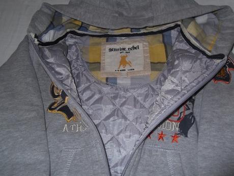 Mikna s kapucí, rebel,116