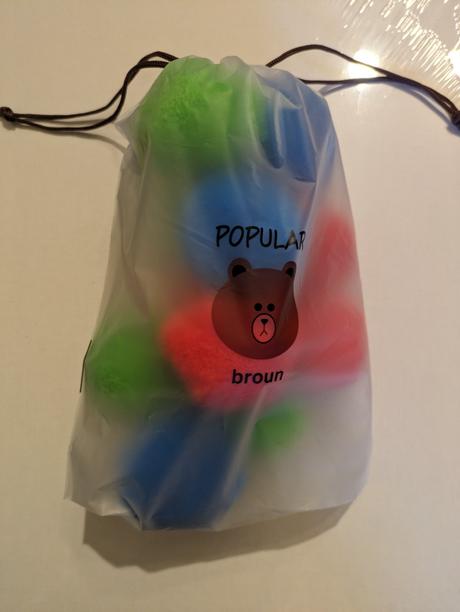 12 kusů opakovaně použitelných vodních bomb,