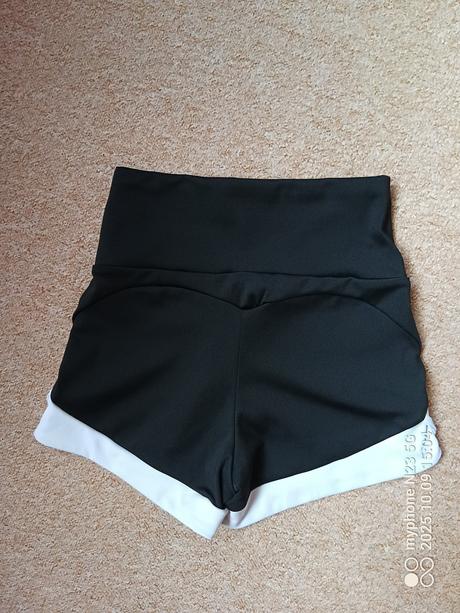 Šortky fitness zn."shein" vel."s", s