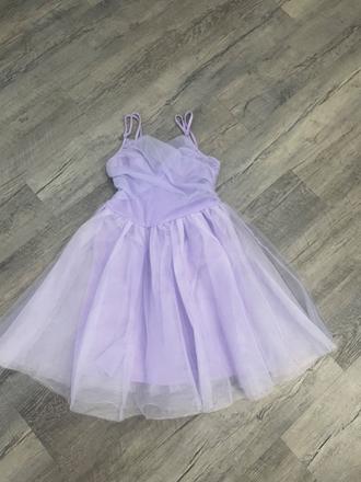 Šaty s tylovou sukní, 