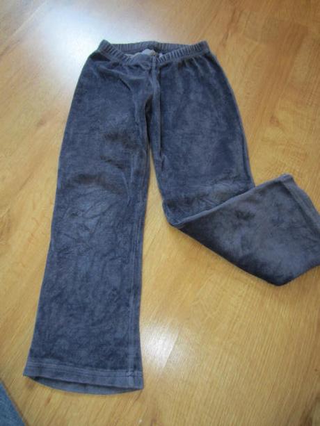 Samewtové tepláky , 110