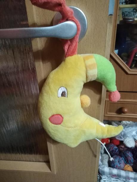 Hrající plyšový měsíc, 