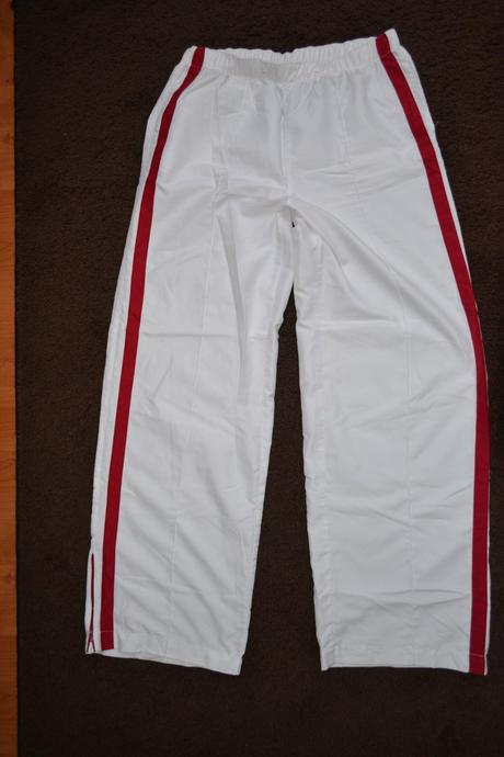 Bílé lehké sportovní kalhoty, 42