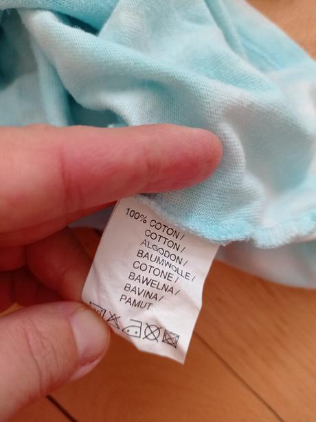 Šaty na ramínka, 92