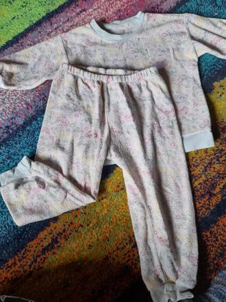 Světlé malé pyžamko s delfínky, 86