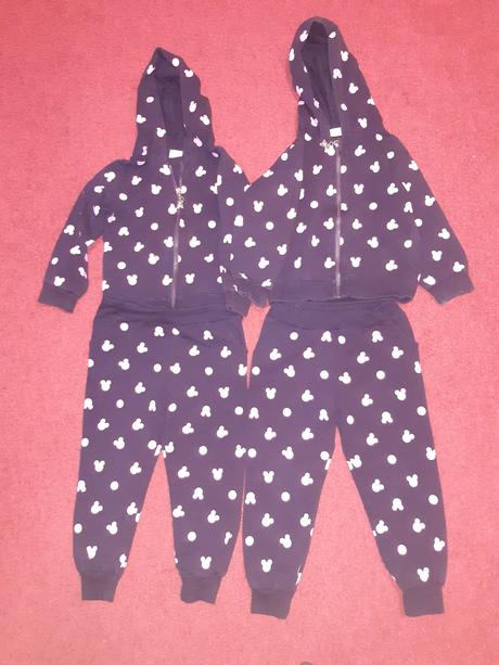 2 x slušivá teplákovka, 104