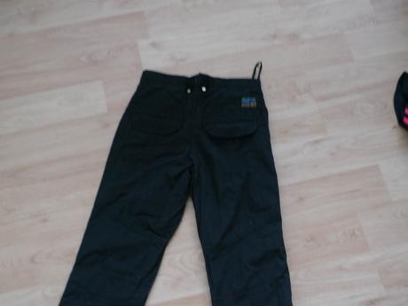 134/140 vyteplene cerne kalhoty od kinderbutt, 146