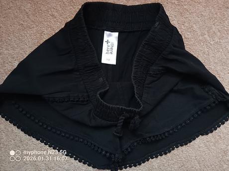 Šortky zn."here+there c&a" vel."152", c&a,152