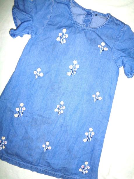 Krásné vyšívané šaty z odlehčené rifloviny, george,110