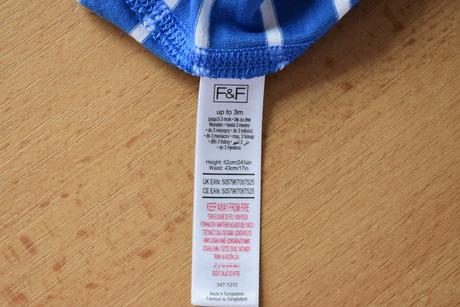 Kraťasy vel. 0 - 3 m, f&f,62