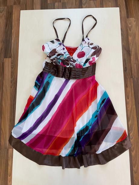 Letní šatičky, vel není cca xs/s, kosmetické vady, s