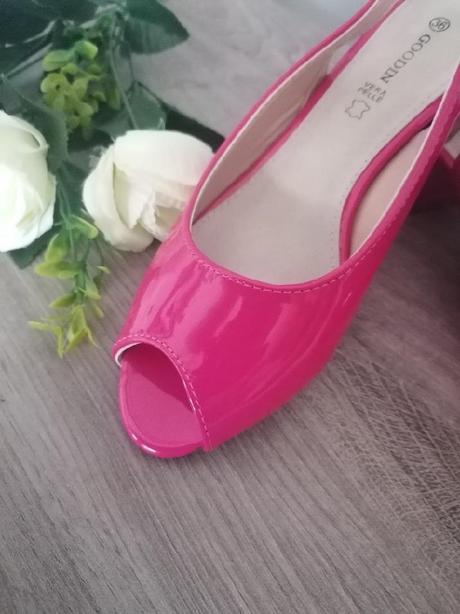 Růžové sandálky, 36
