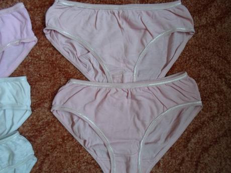 Bílé růžové kalhotky, 152