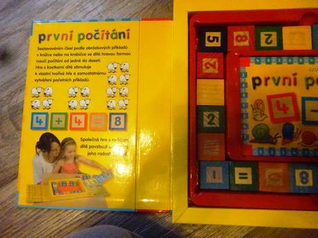 První počítání s dřevěnými kostkami rebo,