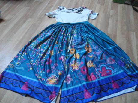 Karneval šaty vel. 8-10, 