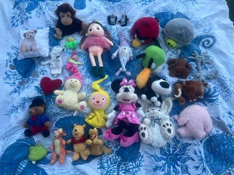 Plyšáci, lze i jednotlivě, jako celek sleva,