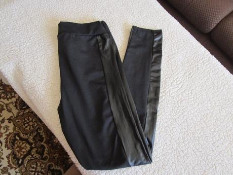 Pěkné černé hladké elast. legíny, vel. 152, 152