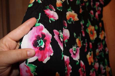 Dámské šaty květy vel. 42 - 44, 42