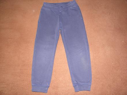 Modré tepláky zn. h&m vel.110, h&m,110