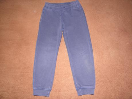 Modré tepláky zn. h&m vel.110, h&m,110