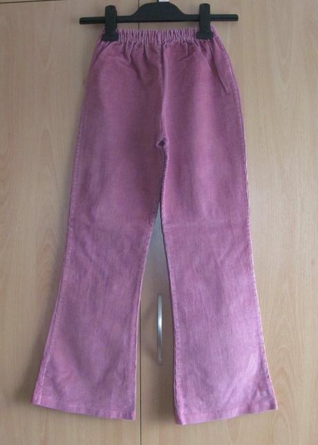 Růžovo-fialové manšestráky, 146