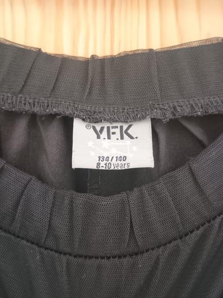 Sukně s flitry, 134