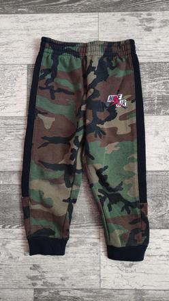 Tepláky teplé maskáčové jordan 86/92, nike,86