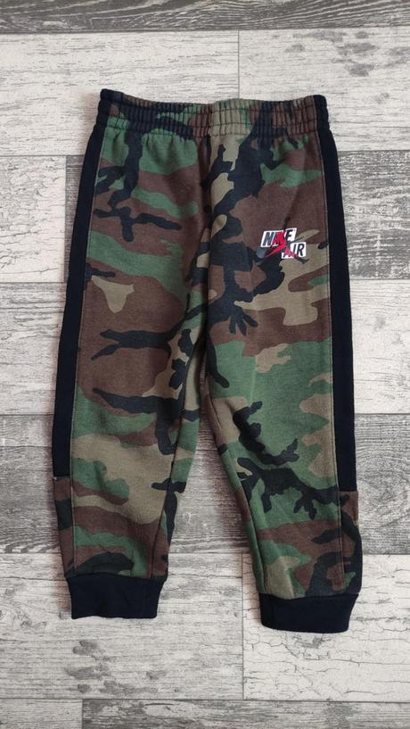 Tepláky teplé maskáčové jordan 86/92, nike,86