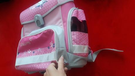 Aktovka still s jednorožcem, 