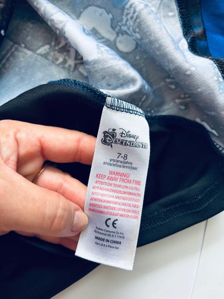 An8/ kostým následníci ivi - v.7/8 let, 