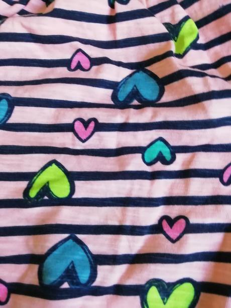 Overal se srdíčky, velikost 122, 122