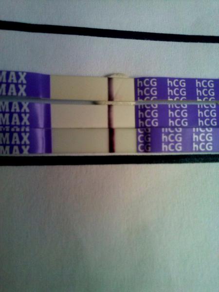 Je tam něco nebo se mi to zdá? Přiloženy fotky