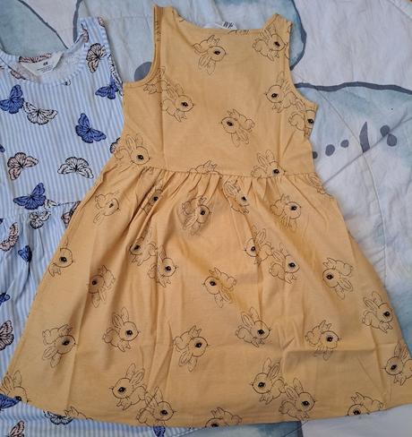 2x šaty zajíčci a motýlci, h&m,122