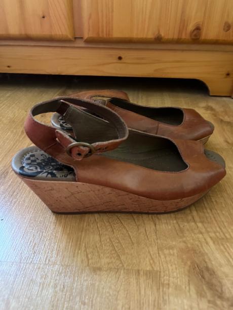 Kožené boty na klínu, 37