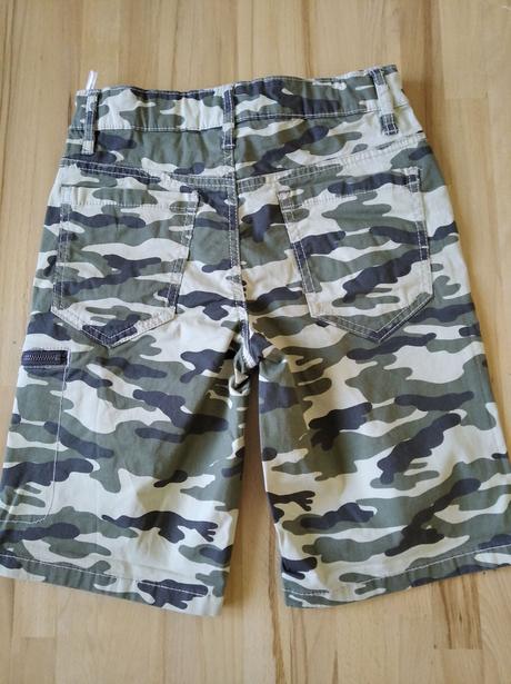 Bavlněné maskáčové kraťasy, c&a,134