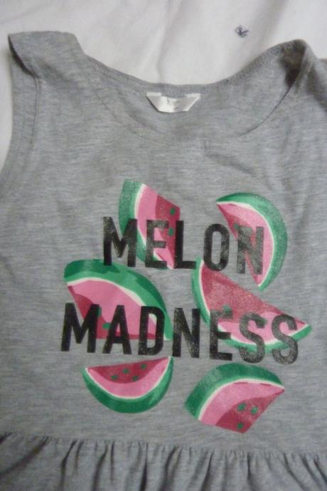 Šaty + 2x sukně + 2x tričko vel. 128, 122–134