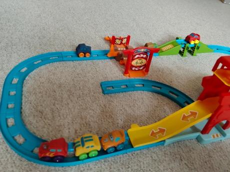 Dráha pro autíčka + autíčka, 