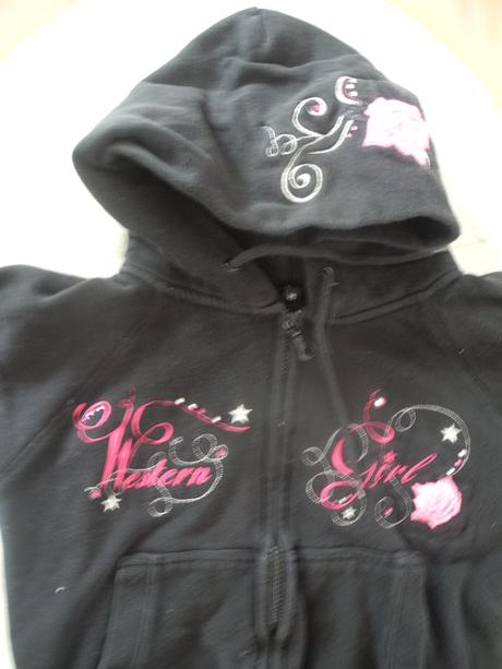 Mikina s kapucí, 152