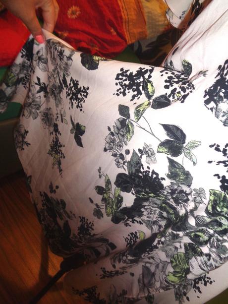 Krásné květované šaty, river island,44