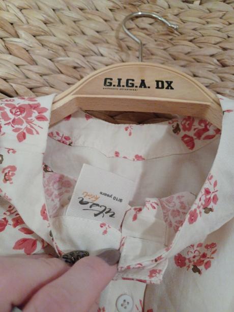 Kytičková halenka s volánky, 140