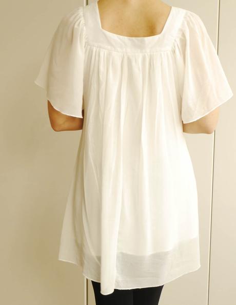 Bila tunika s kaminky ve vystrihu vel. s/m, s